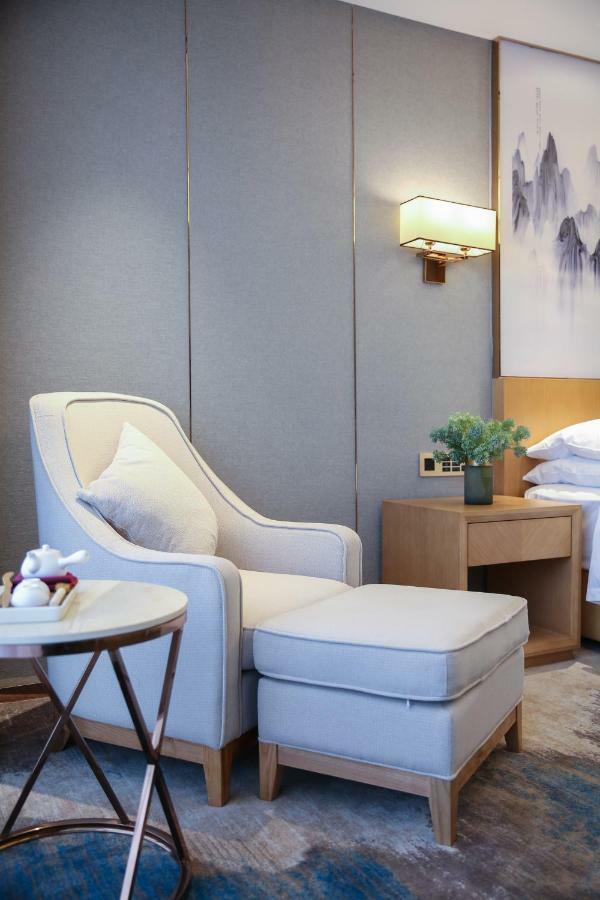 Venus Royal Hotel Foshan Kuiqi Road Metro Station Экстерьер фото