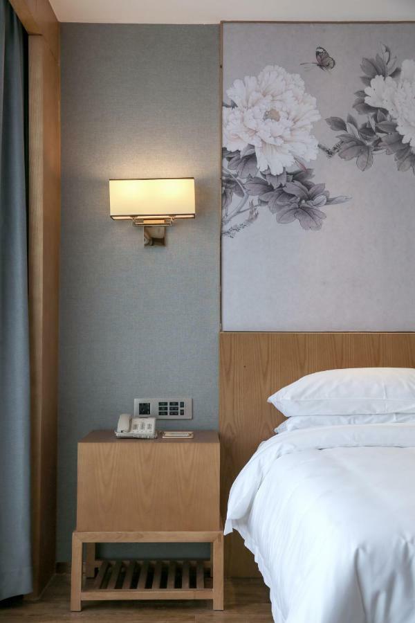 Venus Royal Hotel Foshan Kuiqi Road Metro Station Экстерьер фото